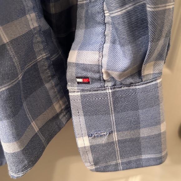 Tommy Hilfiger Button down Long Sleeve Shirt - Picture 2 of 5